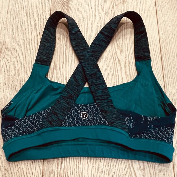 AMERICAN EAGLE Cross Racerback Sports Bra - Picture 3 of 3